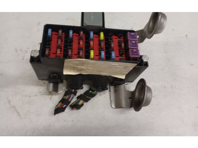 Блок предохранителей 8V5T14A005HHH   Ford B-MAX    