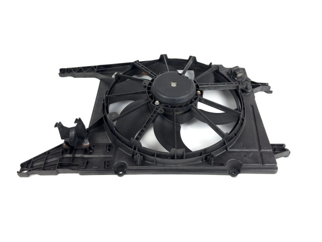 Вентилятор радиатора     8200702960    Dacia Duster 