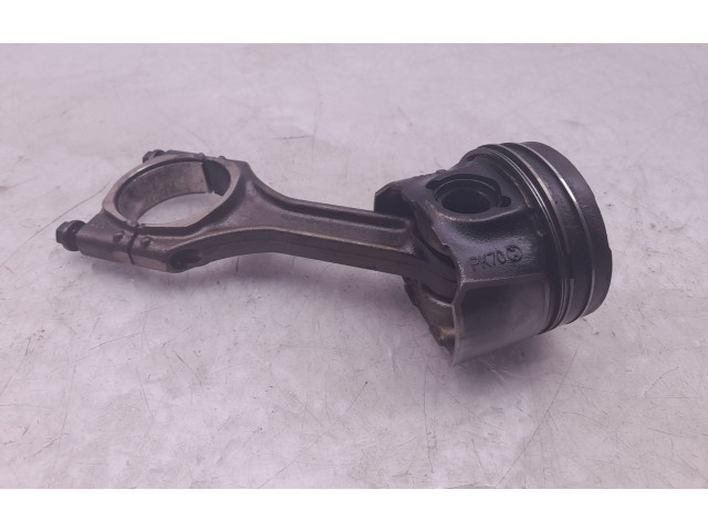 Píst 0687776302 Opel Astra K D 16 DTH