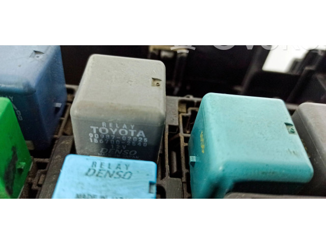 Блок предохранителей  8826332070, 1567001400   Toyota Prius (XW20)    