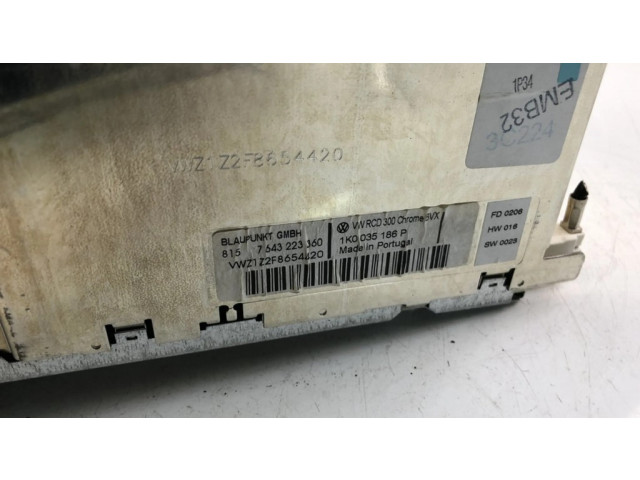 Радио/ проигрыватель CD/DVD / навигация