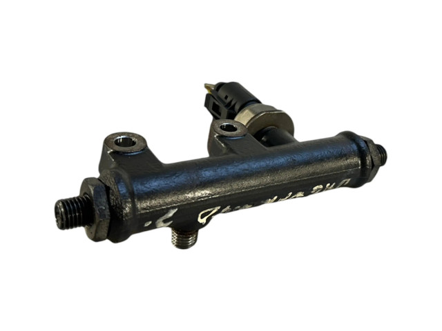 Топливная рампа 4R8Q1K066AE, 5WS40128 Jaguar S-Type 2.7