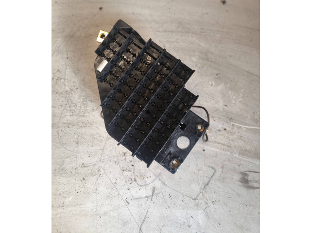 Блок предохранителей  4736930   Saab 9-5    