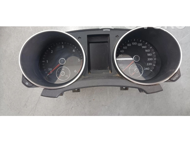 Панель приборов 5K0920860G Volkswagen Golf VI