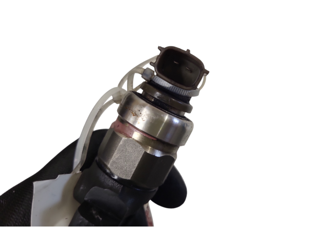 Vstřikovač RF7J13H50 Mazda 6