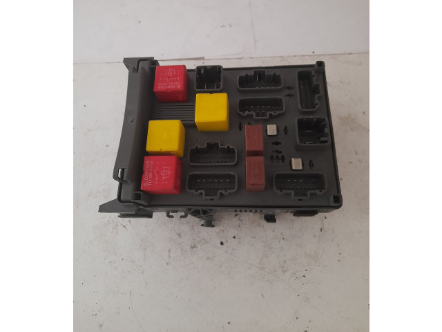   Pojistková skříňka 518832001, 8200004201E   Renault Espace -  Grand espace IV 2003