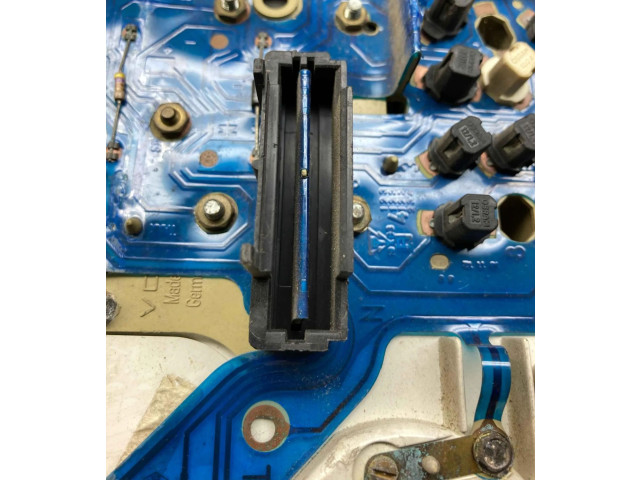 Přístrojová deska Audi 80 90 B2 1978 81117331