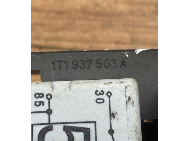   Pojistková skříňka 1T1937503A   Volkswagen Caddy 2011