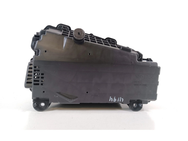 Дисплей 32276621 Volvo S60