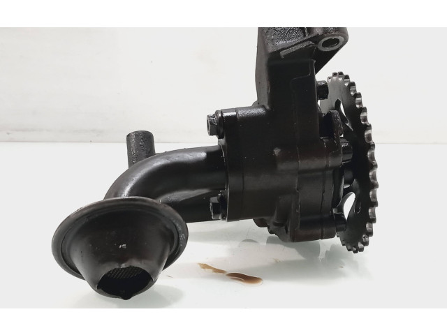 Масляный насос   06a115105, 670815552  Volkswagen PASSAT B5 