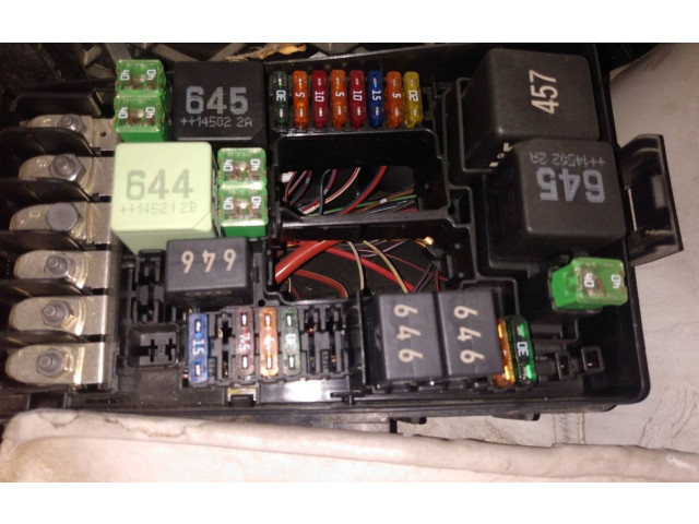 Pojistková skříňka Řídící jednotka BSM Volkswagen Passat Alltrack 2015