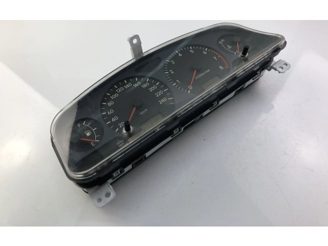 Přístrojová deska Toyota Avensis T220 2000 8380005280