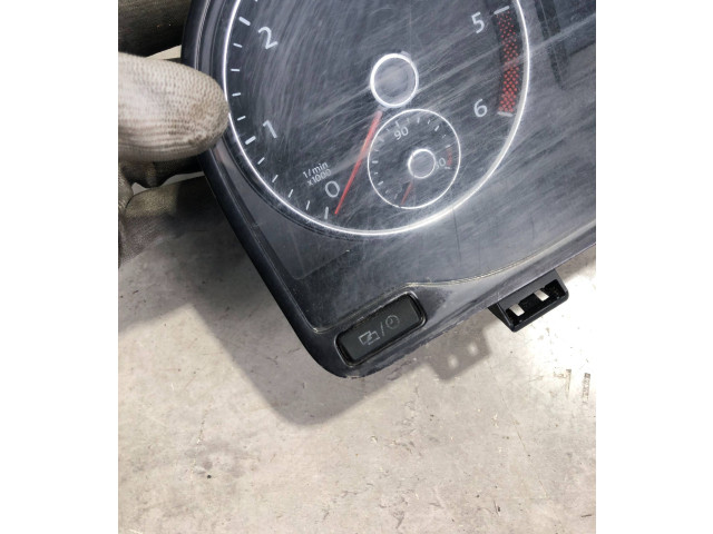 Přístrojová deska Volkswagen Caddy 2012 2K0920876A, VDD0242310