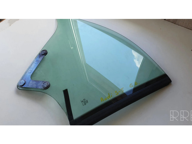 Основное стекло задних дверей