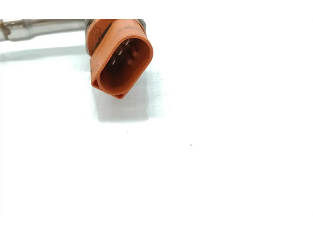 Топливная рампа 03F133320C, 06J906051D   Audi A1  