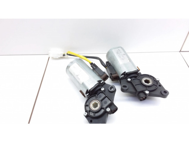 Электрический двигатель для регулировки положения руля