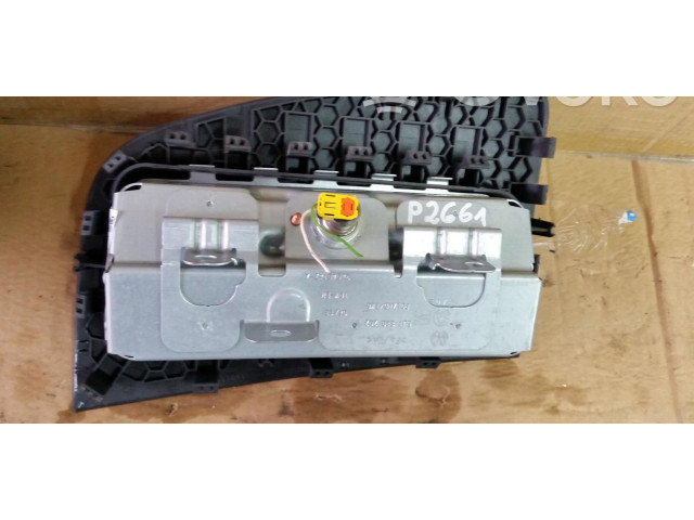 Подушка безопасности водителя Skoda Octavia Mk3 (5E)