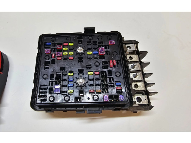 Блок предохранителей  68347002AE   Jeep Grand Cherokee WL    