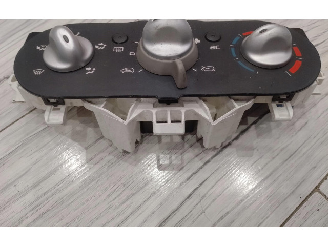 Блок управления климат-контролем 69837001 Renault Twingo II