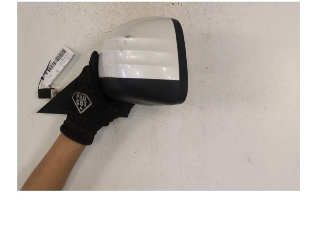 Зеркало электрическое        Mahindra KUV100  2016 -  года   