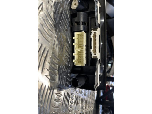 Блок управления климат-контролем Skoda Fabia Mk1 (6Y)