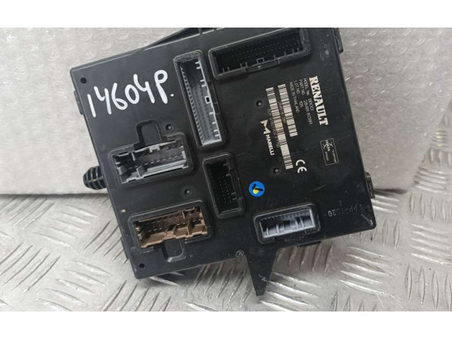 Блок предохранителей 284B18138R   Dacia Sandero    