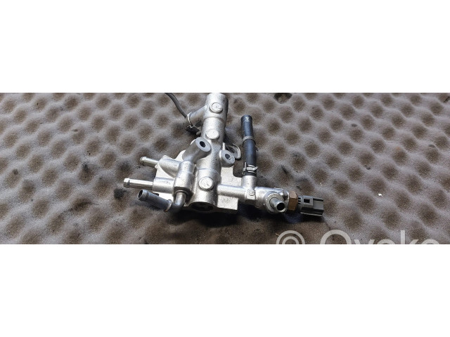 Топливная рампа Mazda 3 III 2.2