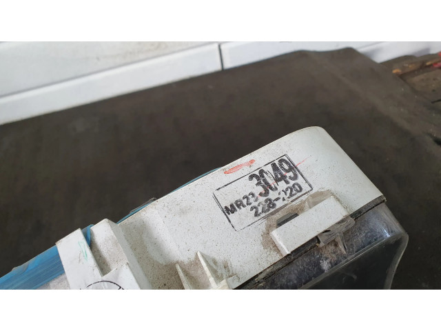 Панель приборов MR233049, 223220 Mitsubishi Colt