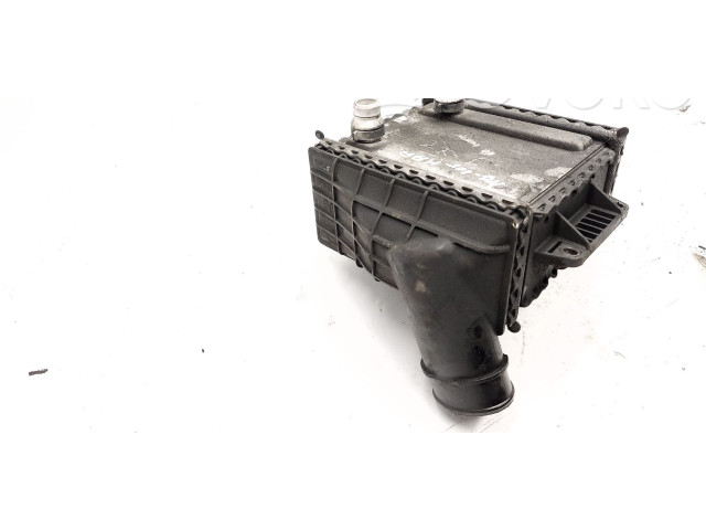 Радиатор интеркулера    Mercedes-Benz C W205