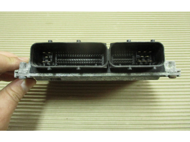 Блок управления двигателя Skoda Octavia Mk4