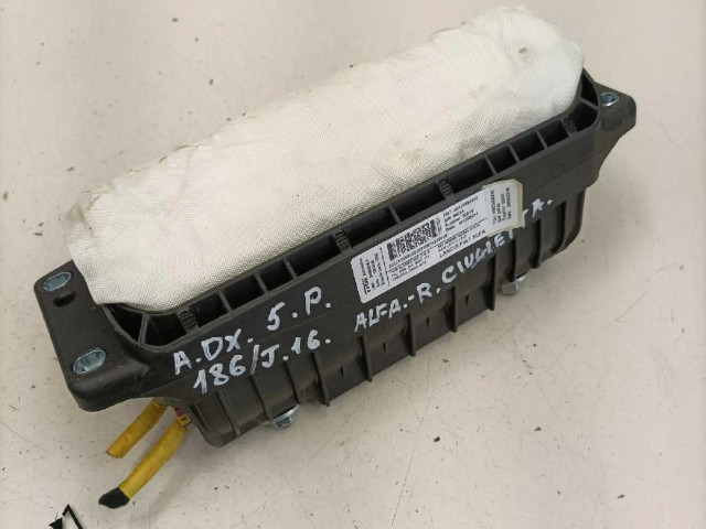 Подушка безопасности пассажира 34083934E, 00505095810 Alfa Romeo Giulietta