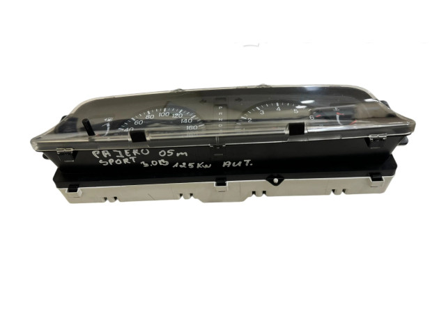 Přístrojová deska Mitsubishi Pajero 2005 MR550226, 2573209221