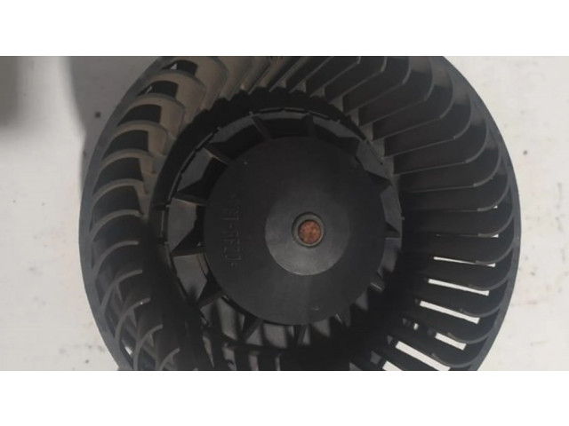 Вентилятор печки    8E1820021B, 663000U   Audi A4 S4 B6 8E 8H