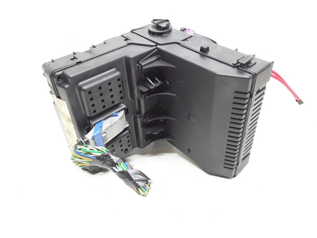 Блок предохранителей 30786889, 28087583 Volvo V70