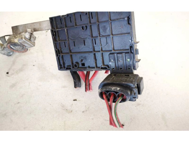 Блок предохранителей Volkswagen Golf IV