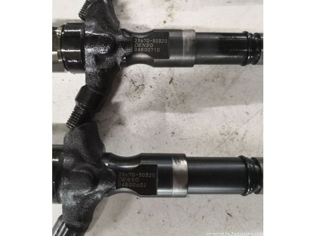 Vstřikovač 2367030320 Toyota Land Cruiser (J120)