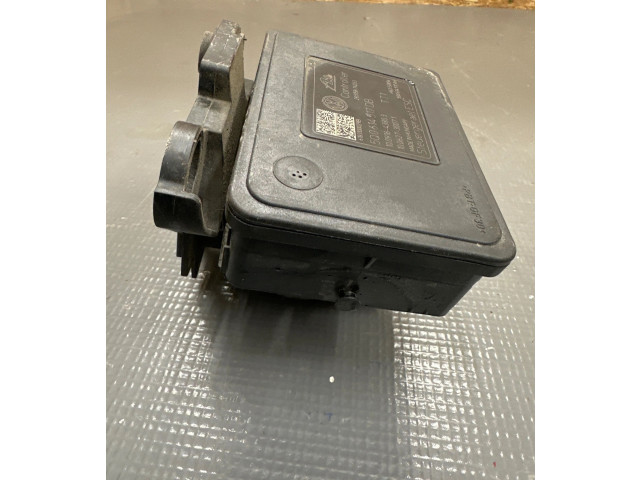 Блок АБС 5Q0614517DB, 10062730071 Volkswagen e-Golf 2014 - года