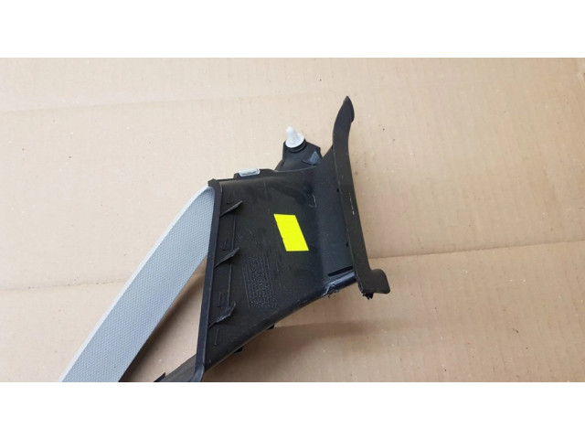 Другая деталь салона