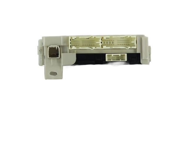 Pojistková skříňka Řídící jednotka BSM 892200D121 Toyota Yaris 2015