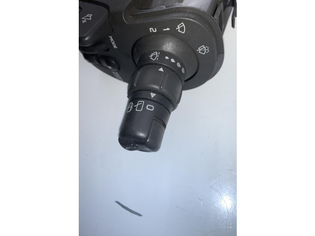 Ручка стеклоочистителей Renault Clio III