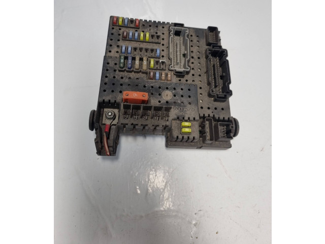 Блок предохранителей 8676391, 12217799   Volvo XC90    