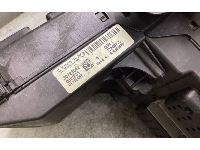 Блок предохранителей 30728542, 05W241   Volvo XC70    