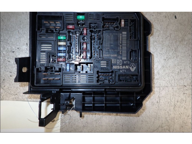 Блок предохранителей 284B19648R Dacia Sandero III