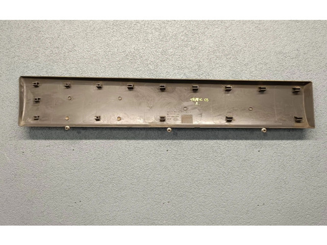 Отделка загрузочная дверь (молдинги) 8200036093, 91165348   Renault Trafic II (X83)