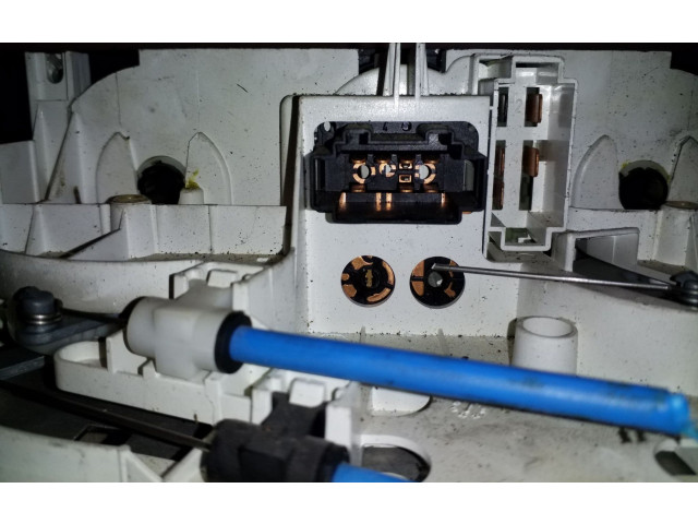 Блок управления климат-контролем 1J0819045E   Volkswagen PASSAT B5