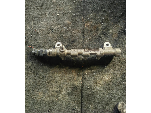 Vstřikovací lišta 0445214221 Opel Zafira C