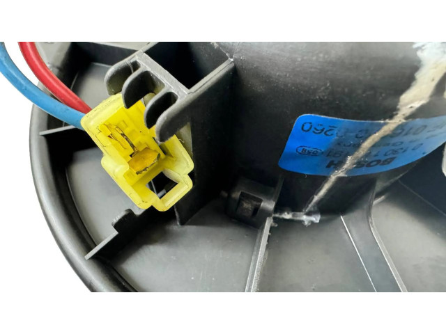 Вентилятор печки 013011191 Mitsubishi Carisma