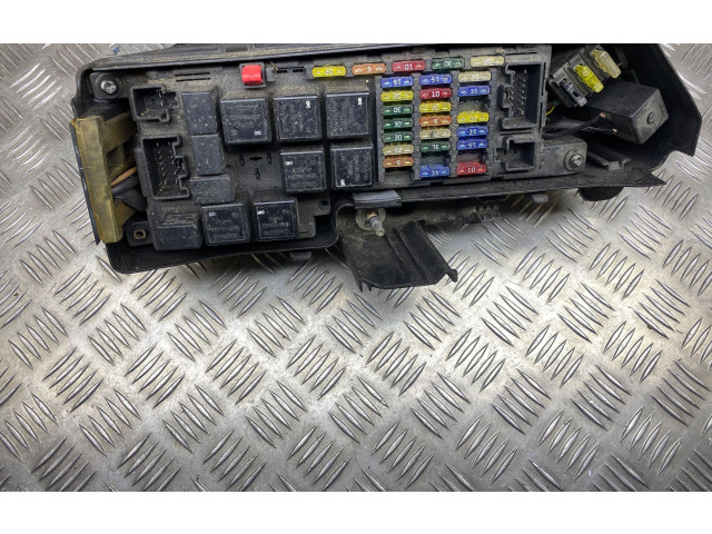 Блок предохранителей  9494210   Volvo S80    