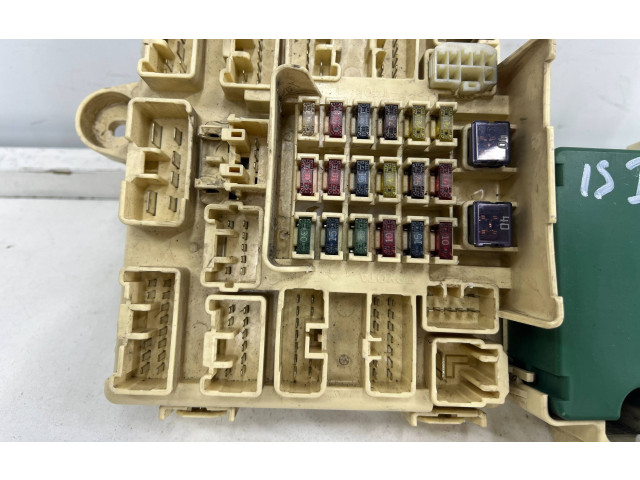 Блок предохранителей 89221-53030 Lexus IS 200-300