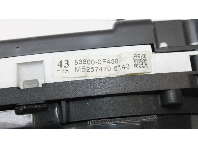 Přístrojová deska Toyota Verso-S 2011 838000F430